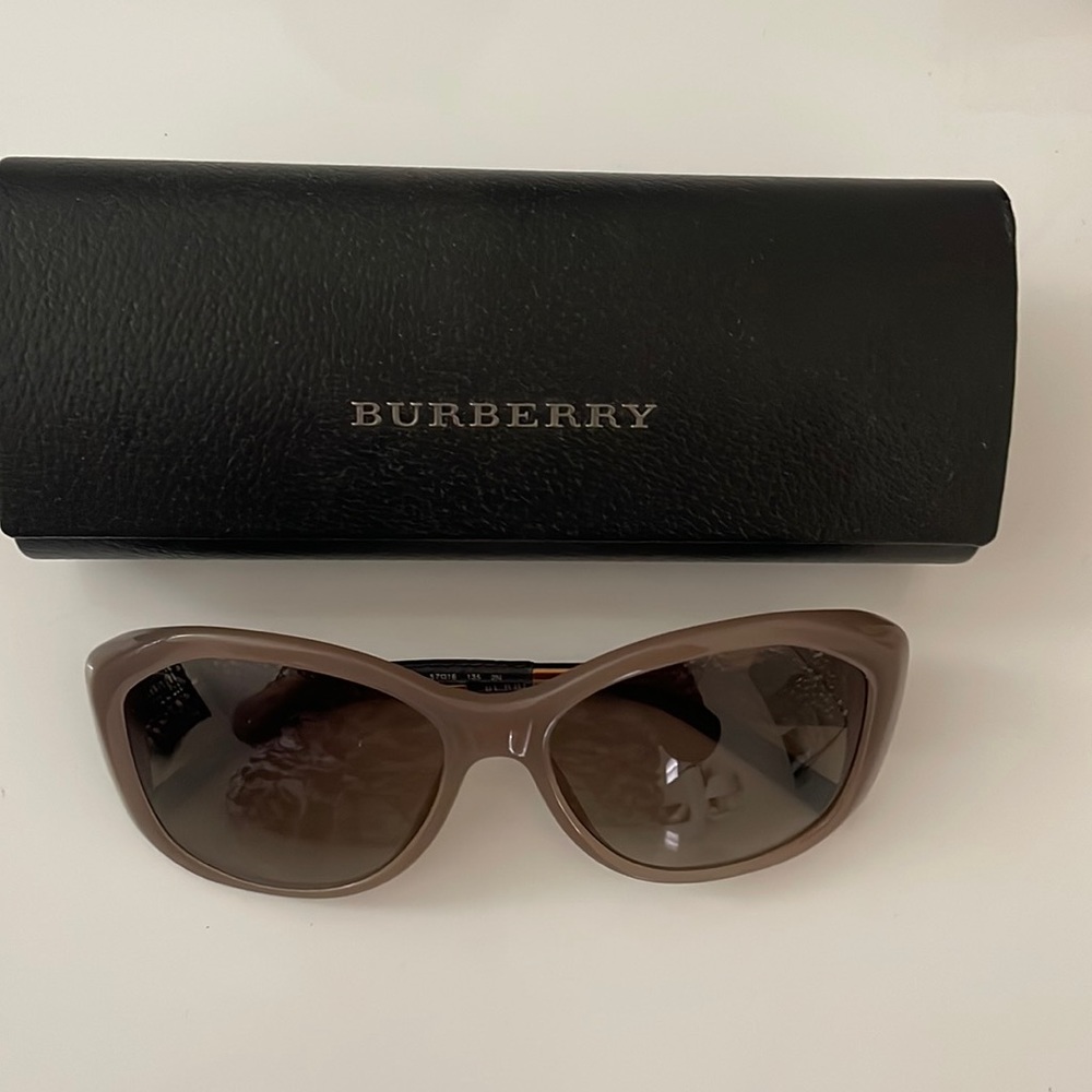 Brand new Burberry sunglasses